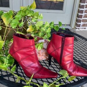 Elegant Claret Diba Leather Ankle Boots